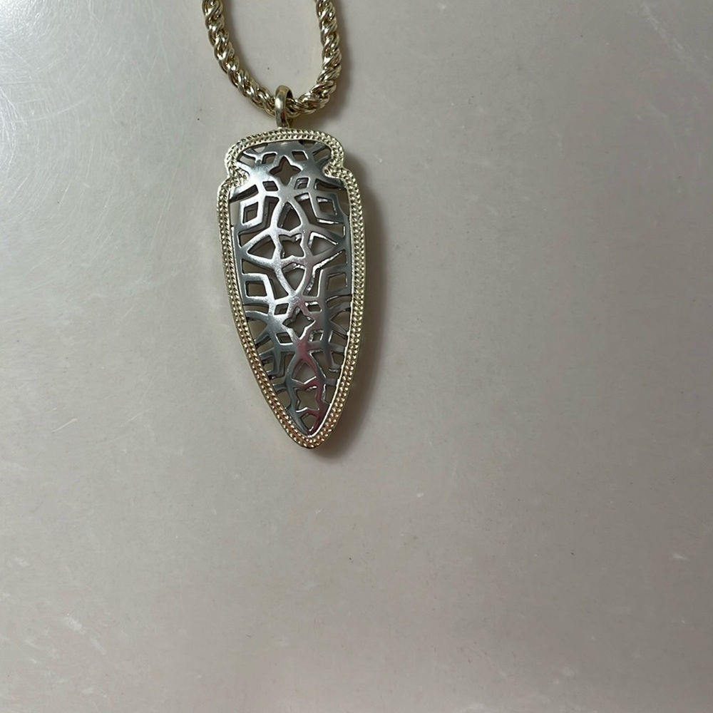 Kendra Scott arrowhead necklace 29.5 inches + 2 inch extender. Silver and Gold.
